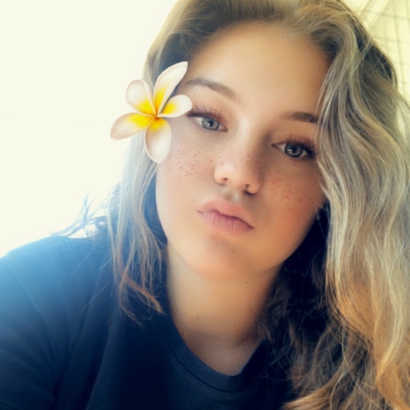 Meet your Posher, Alex - Picture 1 of 1